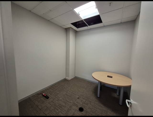1,295M² OFFICE TO LET IN SANDTON CENTRAL